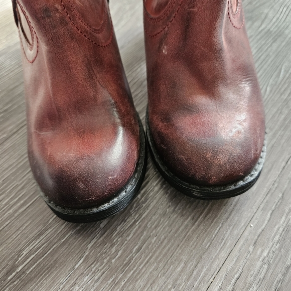 Seychelles women's leather distressed ankle  maroon boots - Picture 2 of 7